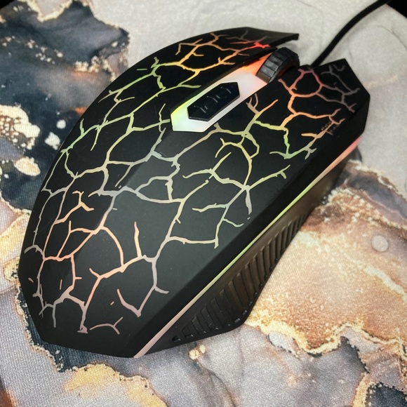 NWOT, LVLUP Corded Pro Gaming Mouse, Multi-Color Changing 📀 🐭 - Picture 2 of 10